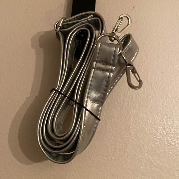 Faux Leather Navy Blue Camera Case Bag w Silver Crossbody Straps Handles & Trim - Picture 6 of 8